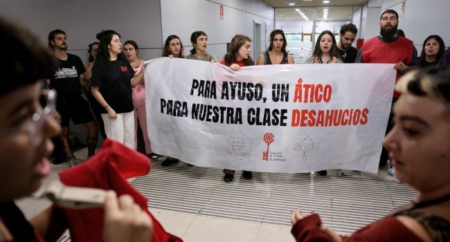 Madrid Housing Crisis Protesters Demand Action From Govt Madrid Housing Crisis Protesters Demand Action From Govt