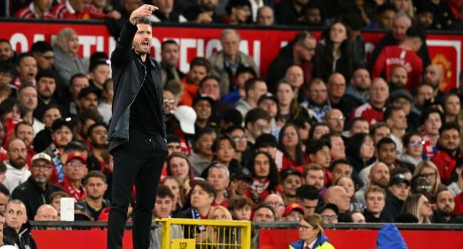Manchester United Losses Rise to ยฃ43m Despite Record Revenue Manchester United Losses Rise to ยฃ43m Despite Record Revenue